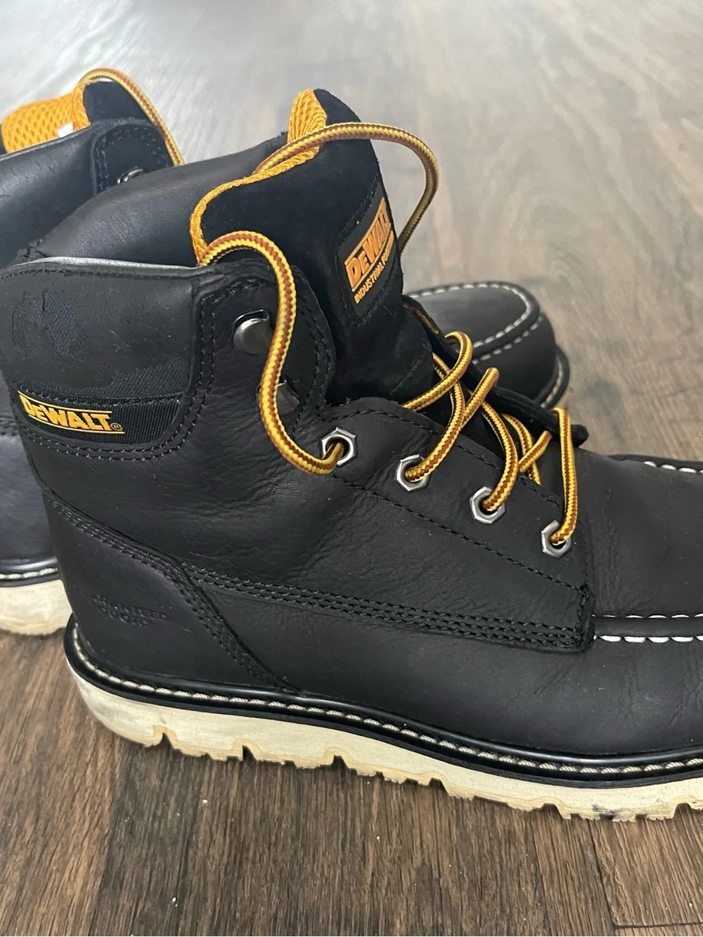 DEWALT Safety work boots